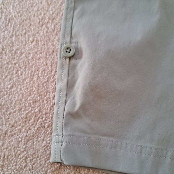 Eddie Bauer Bermuda Shorts Women's Size 4 Green Rolled Hem Neutral Shorts - Picture 6 of 11